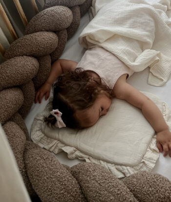 προστατευτικο κουνιας πλεξουδα μπουκλε 8